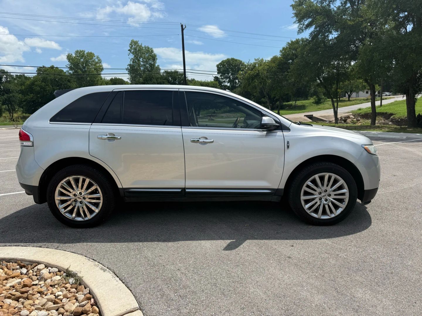 2014 Lincoln Mkx - Image 2