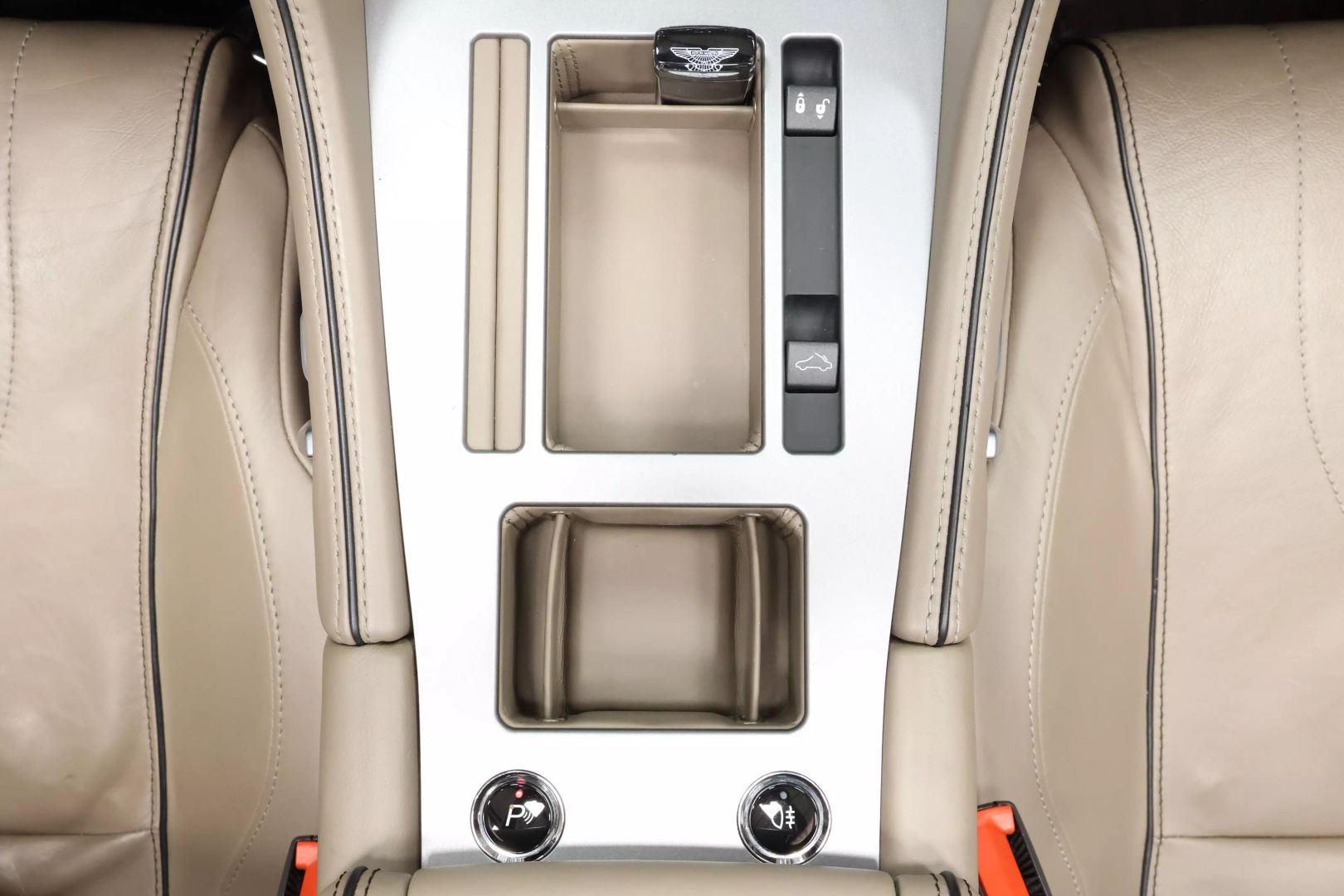 2015 Aston Martin Db9 - Image 36