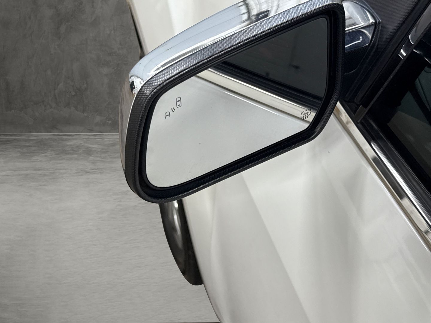 2016 Chevrolet Equinox - Image 19