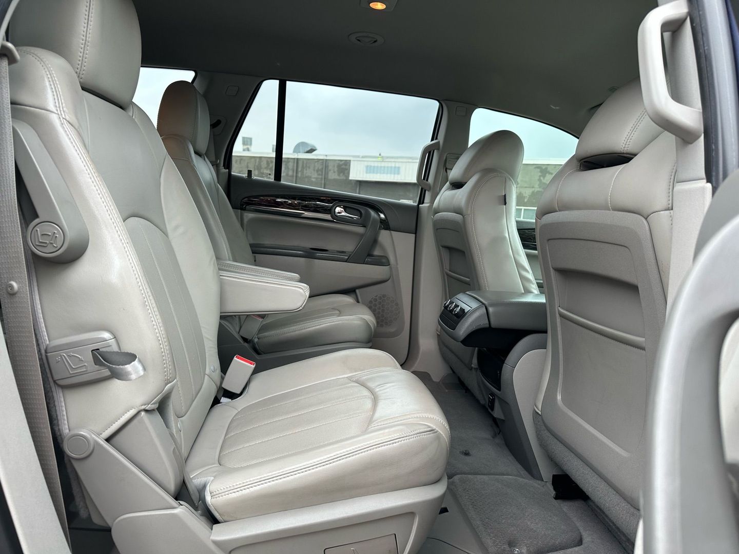 2014 Buick Enclave - Image 27