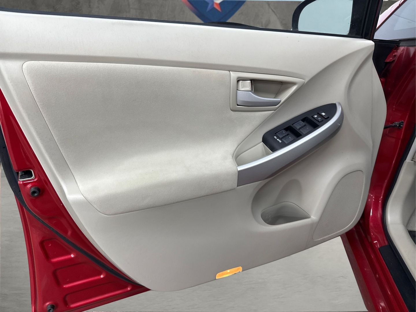 2011 Toyota Prius - Image 34