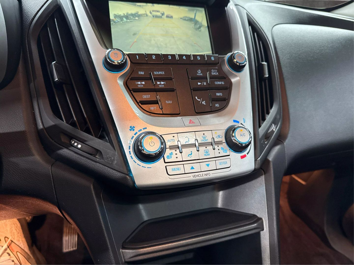 2016 Chevrolet Equinox - Image 24