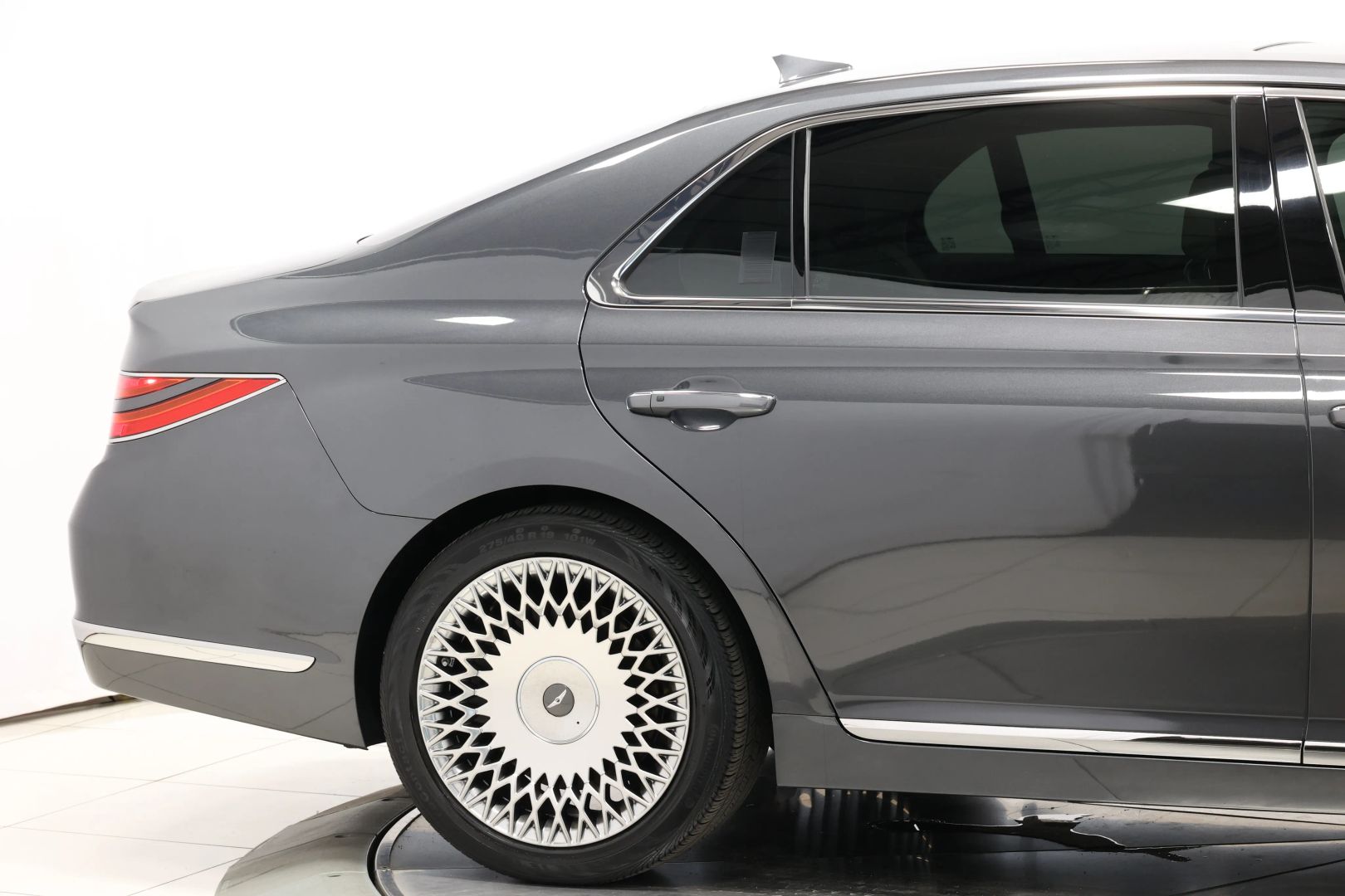 2020 Genesis G90 - Image 79