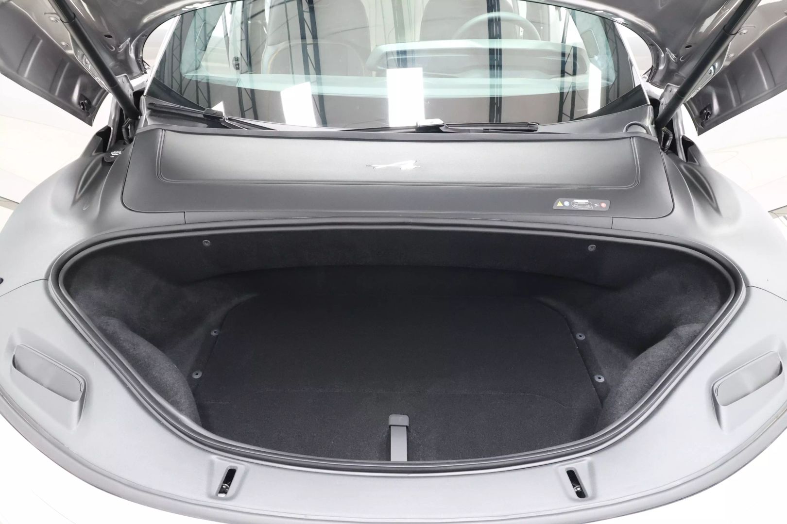 2025 Lucid Air - Image 110