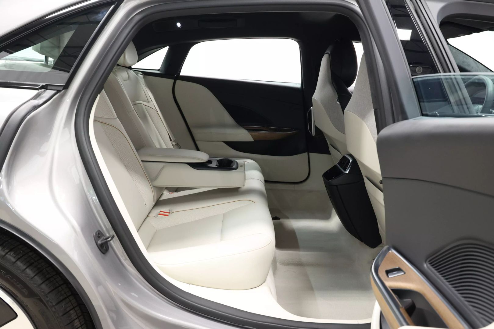 2025 Lucid Air - Image 77