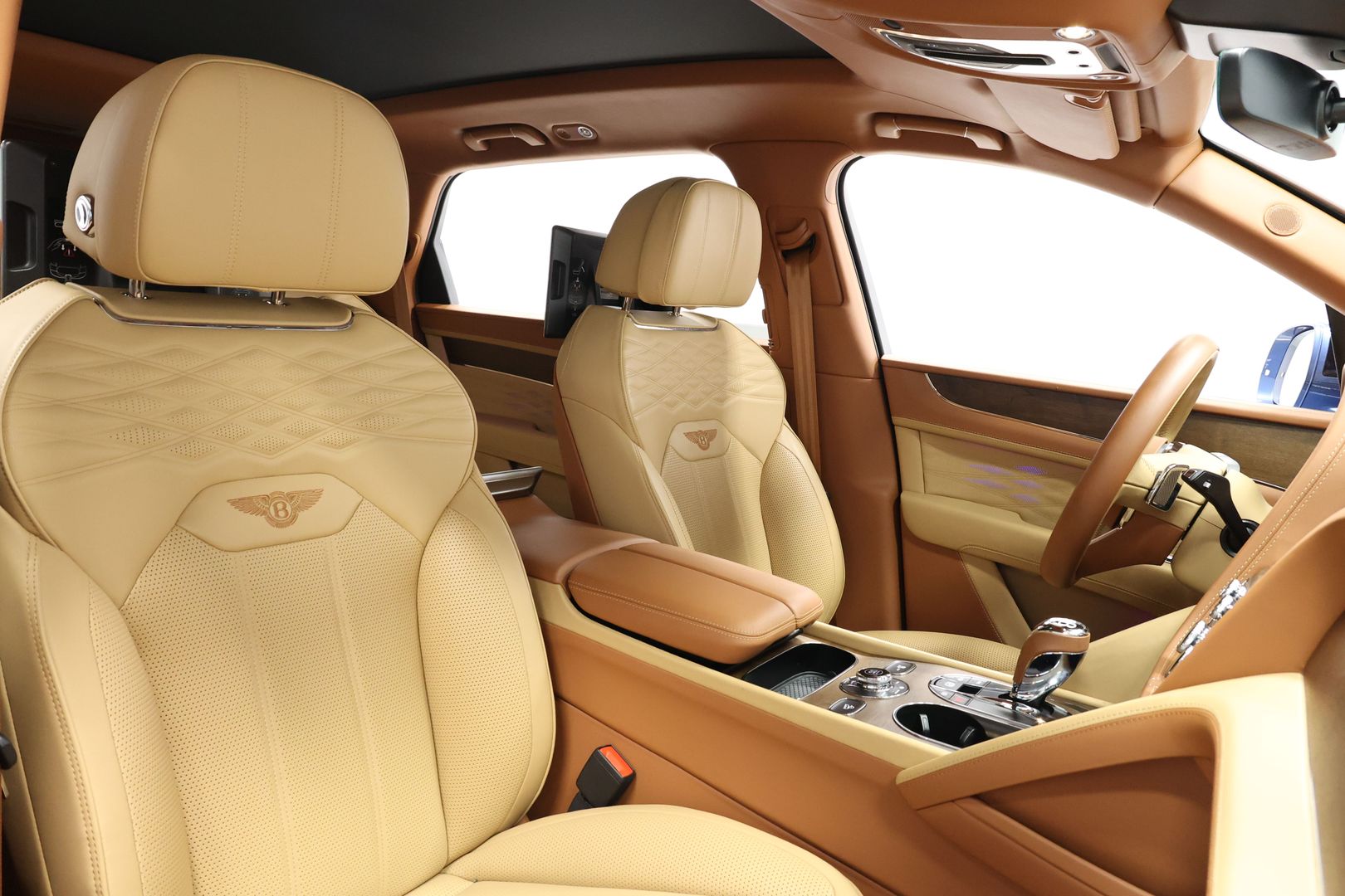 2023 Bentley Bentayga Ewb - Image 110