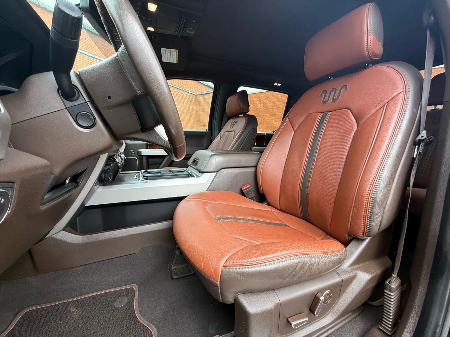 2020 Ford F250 Super Duty Crew Cab - Image 2