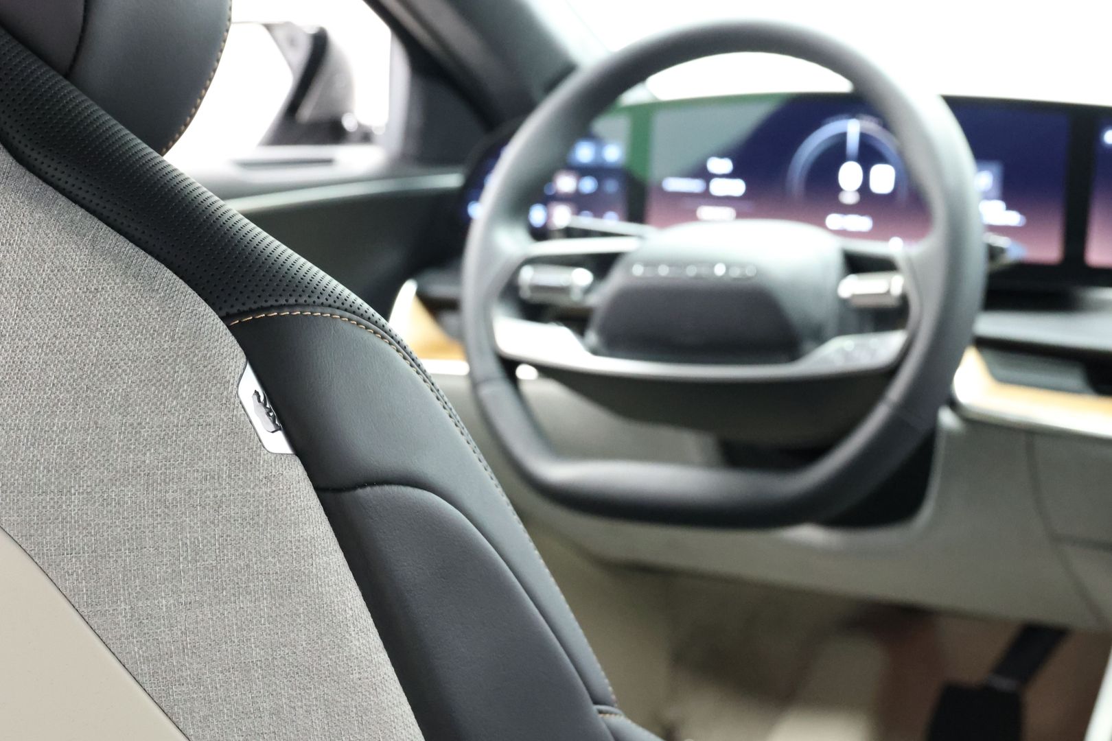 2025 Lucid Air - Image 90