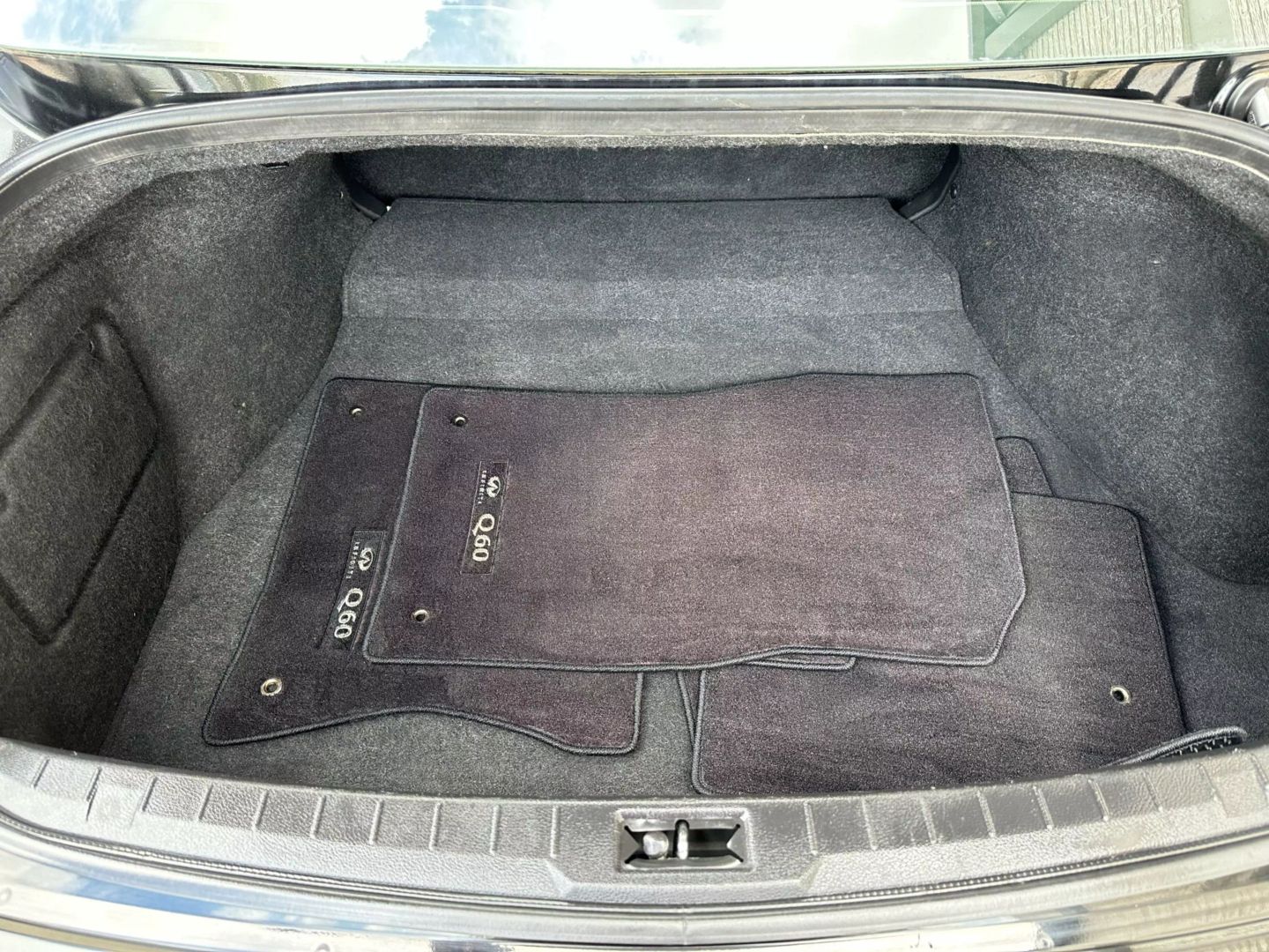2019 Infiniti Q60 - Image 14