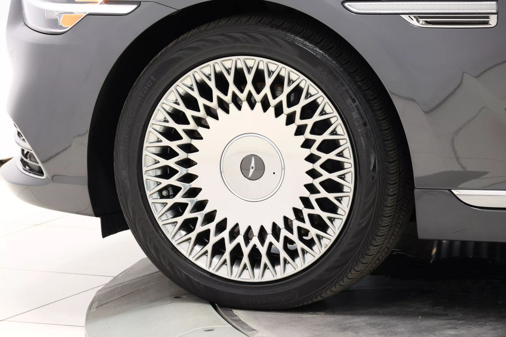 2020 Genesis G90 - Image 129