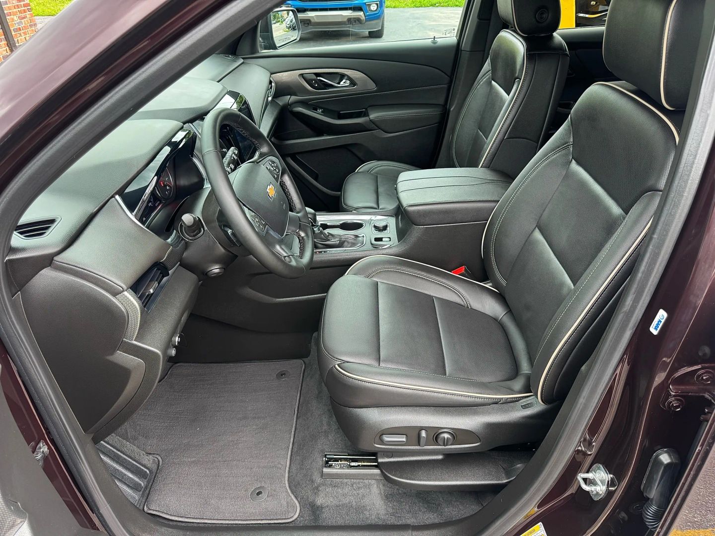 2023 Chevrolet Traverse - Image 14