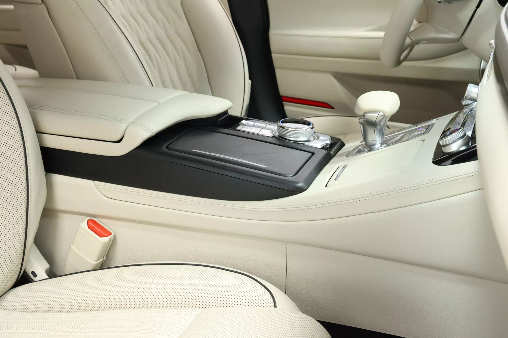 2020 Genesis G90 - Image 110