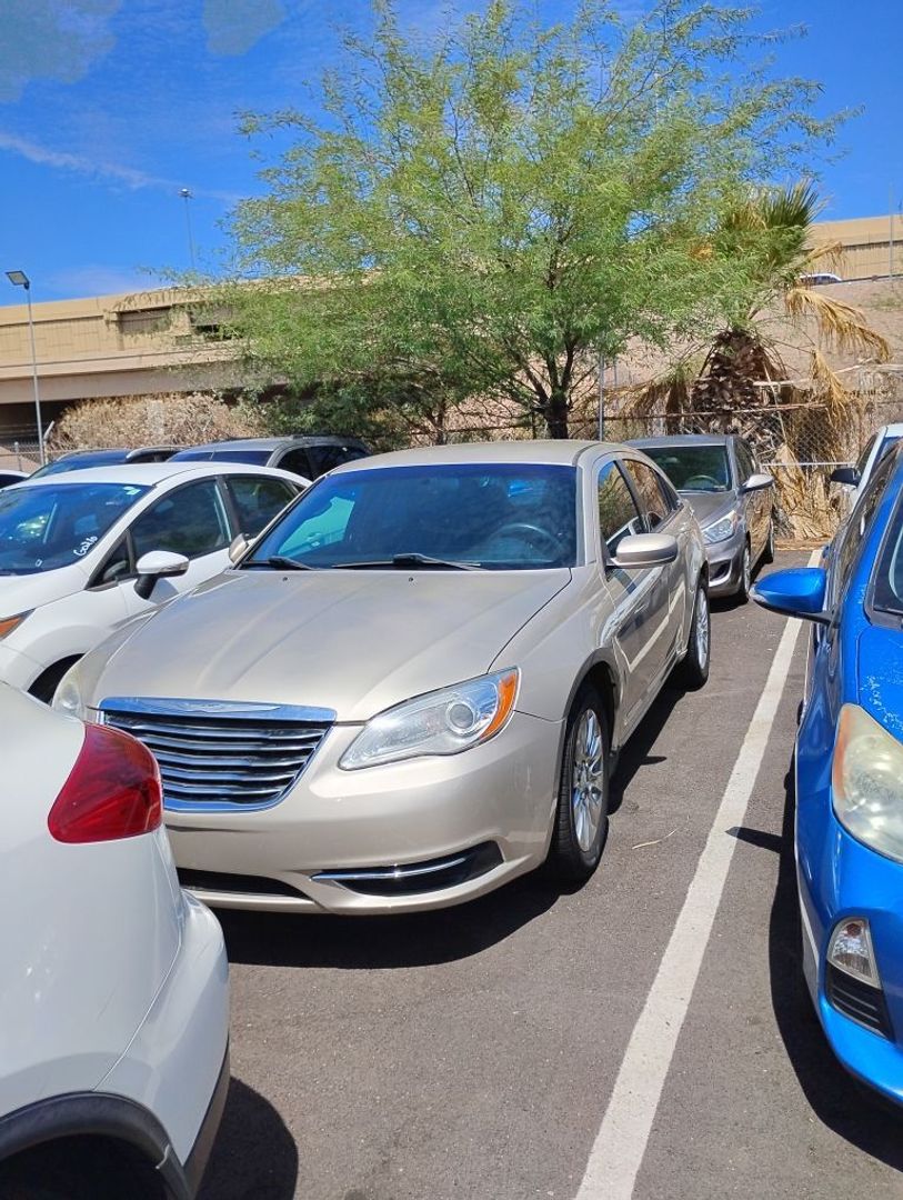 2014 Chrysler 200 LX