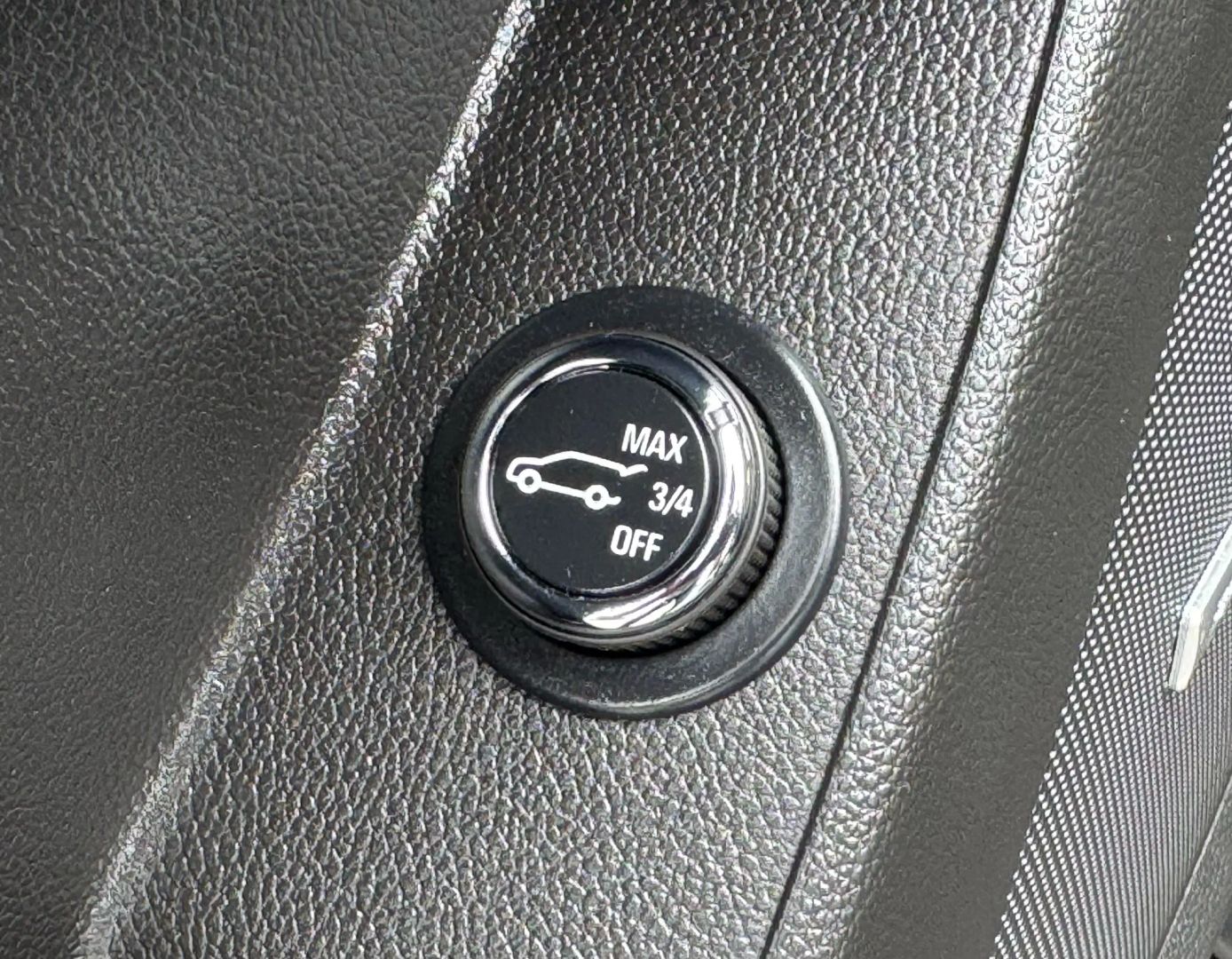 2023 Chevrolet Traverse - Image 25