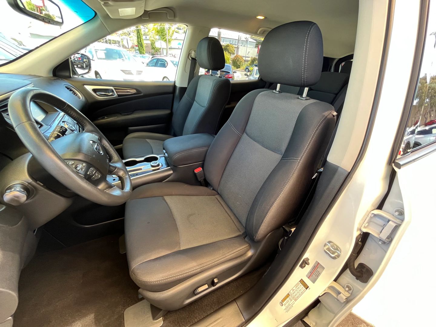 2017 Nissan Pathfinder  Vin: 5n1dr2mm9hc681748 Stock Id: 681748 - Image 11