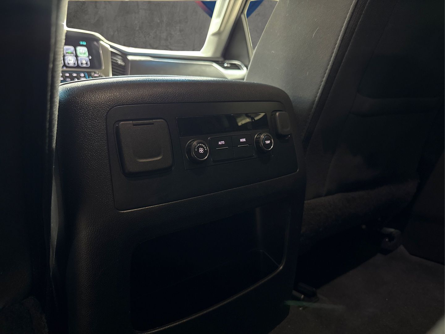 2019 Chevrolet Tahoe - Image 27