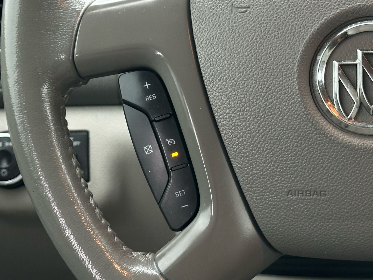 2014 Buick Enclave - Image 30