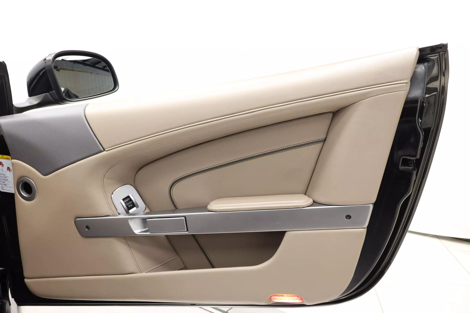 2015 Aston Martin Db9 - Image 70