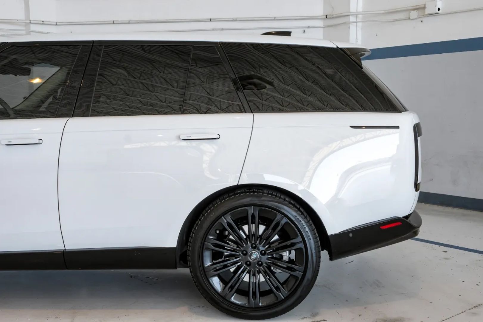 2024 Land Rover Range Rover - Image 14