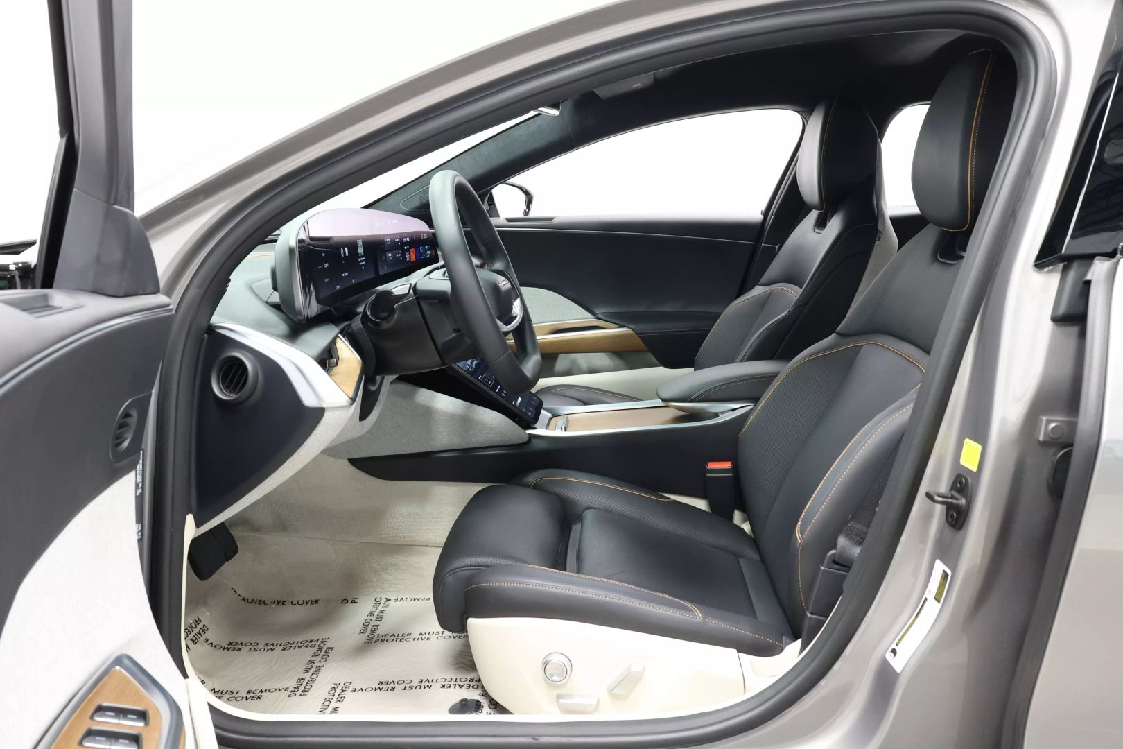 2025 Lucid Air - Image 11