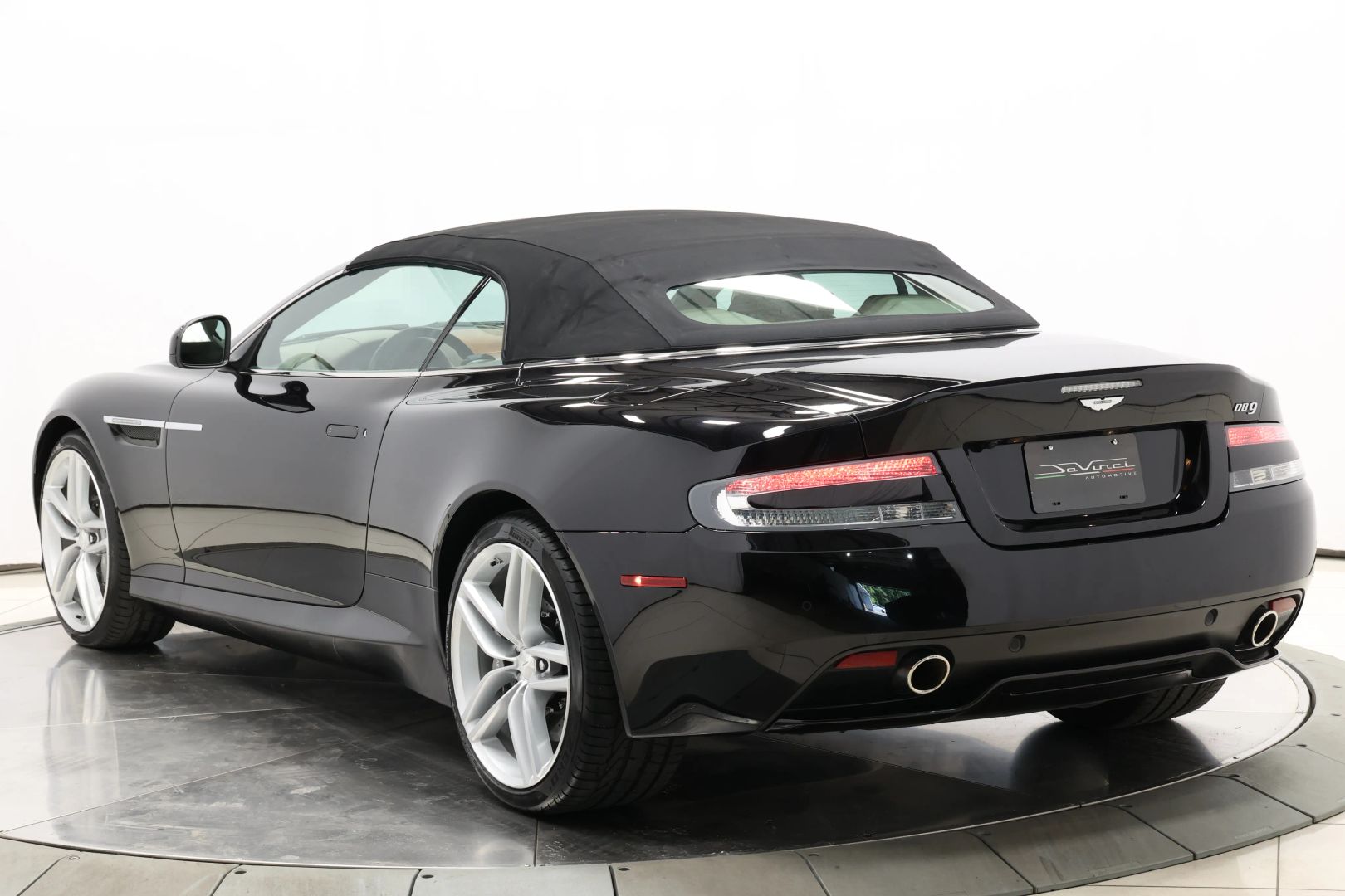 2015 Aston Martin Db9 - Image 97
