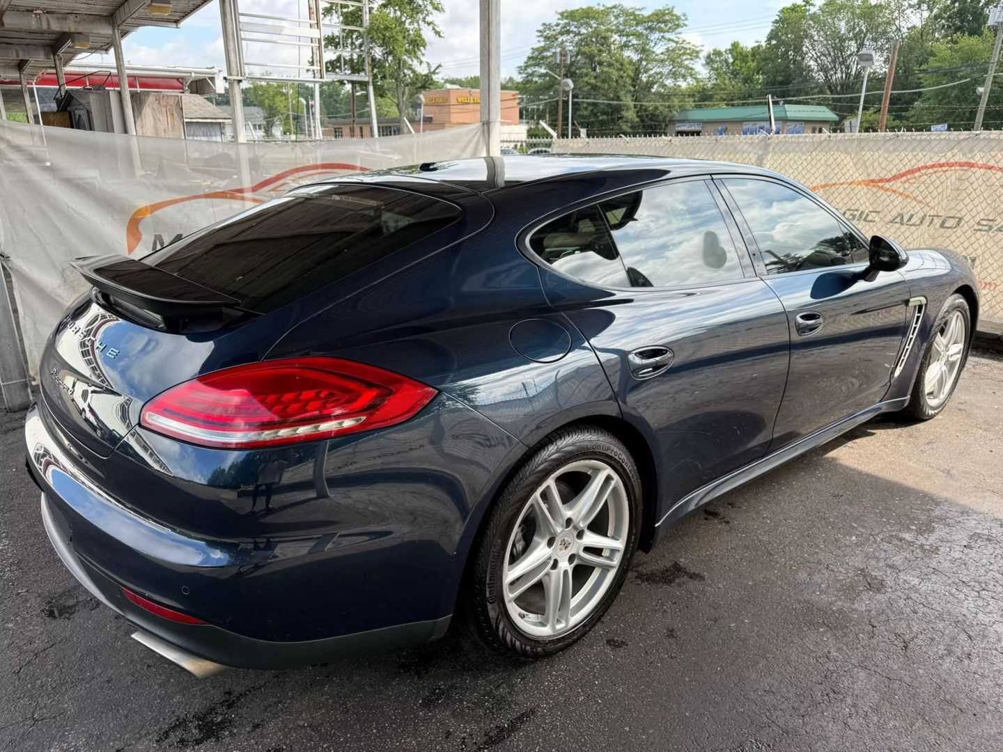 2015 Porsche Panamera - Image 12