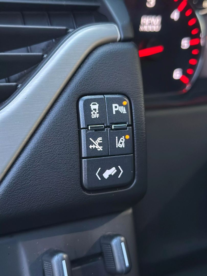 2015 GMC YUKON XL SUV V8, ECOTEC3, FF, 6.2L DENALI SPORT UTILITY 4D