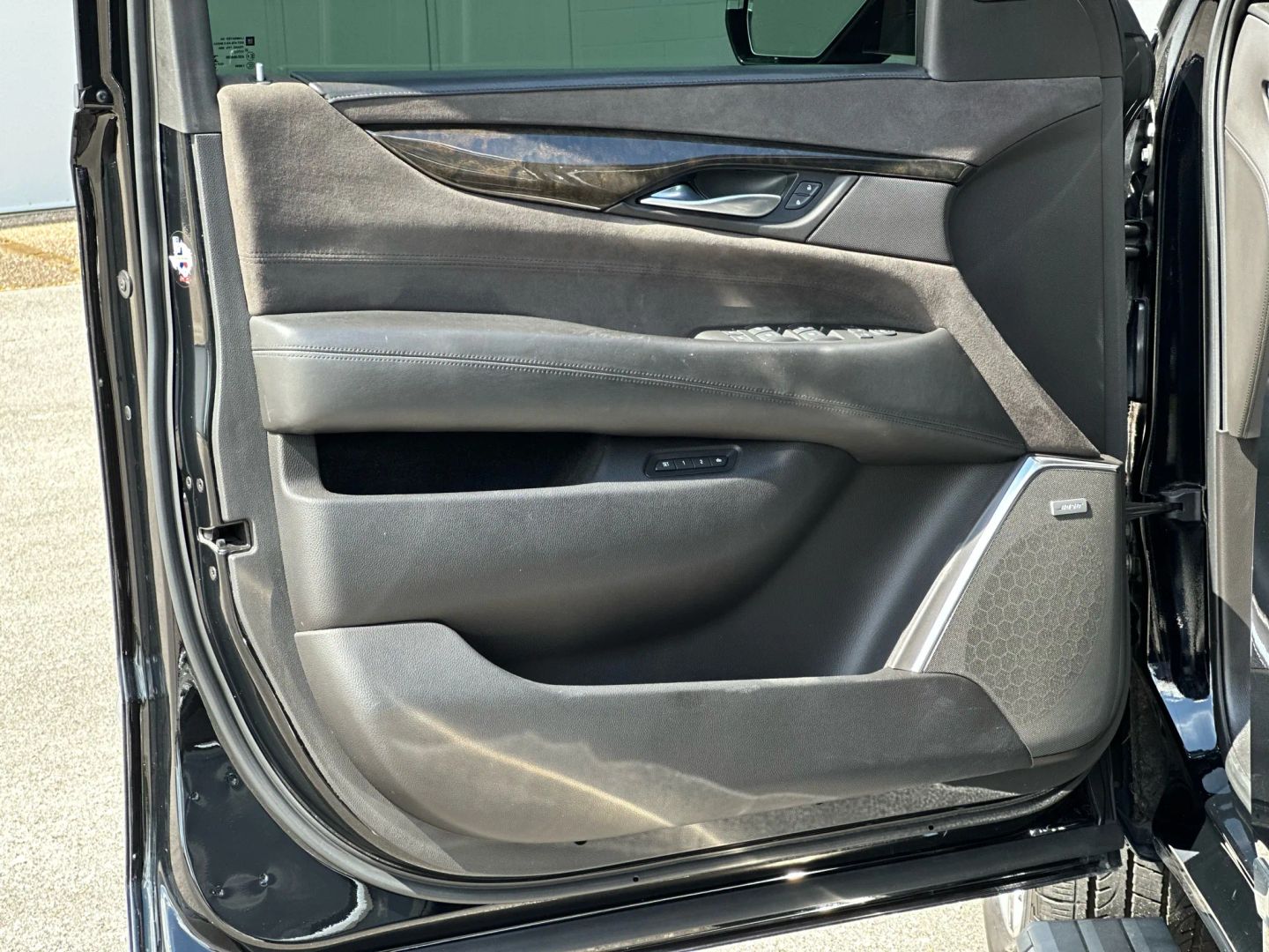 2016 CADILLAC ESCALADE SUV V8, 6.2 LITER PLATINUM SPORT UTILITY 4D