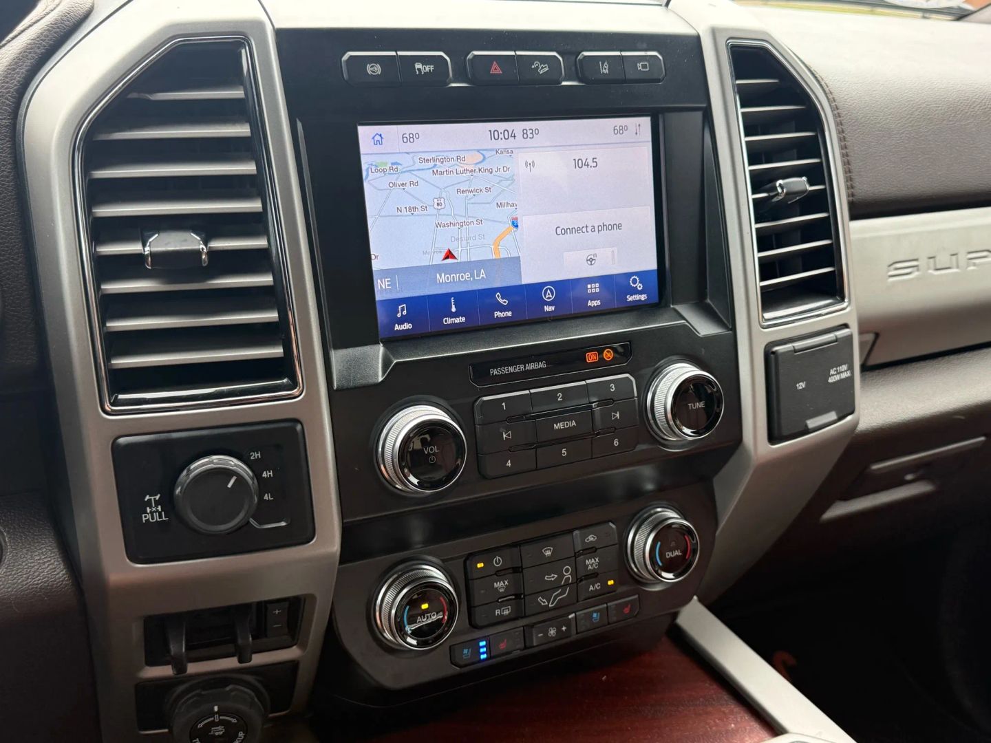 2020 Ford F250 Super Duty Crew Cab - Image 24