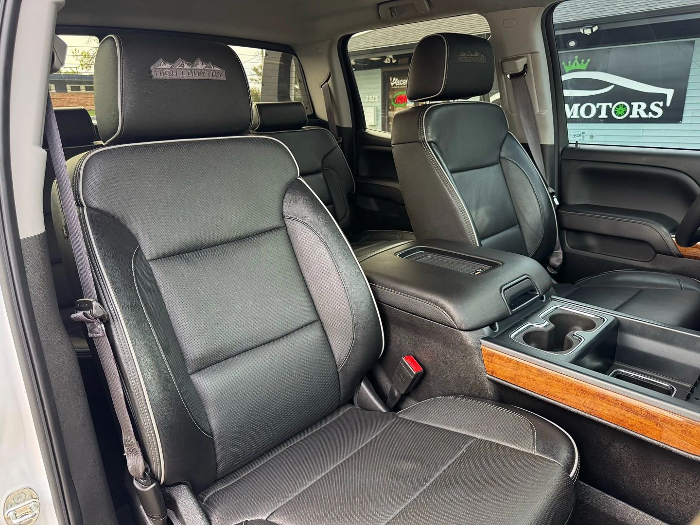 2017 Chevrolet Silverado 1500 Crew Cab - Image 20