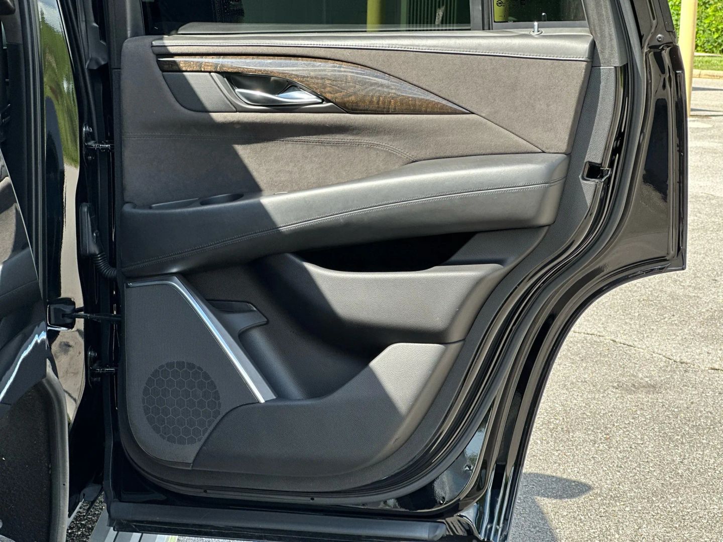 2016 CADILLAC ESCALADE SUV V8, 6.2 LITER PLATINUM SPORT UTILITY 4D