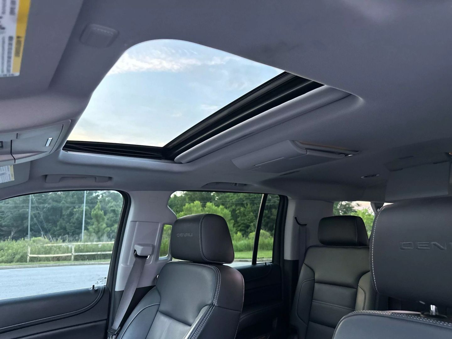 2015 GMC YUKON XL SUV V8, ECOTEC3, FF, 6.2L DENALI SPORT UTILITY 4D