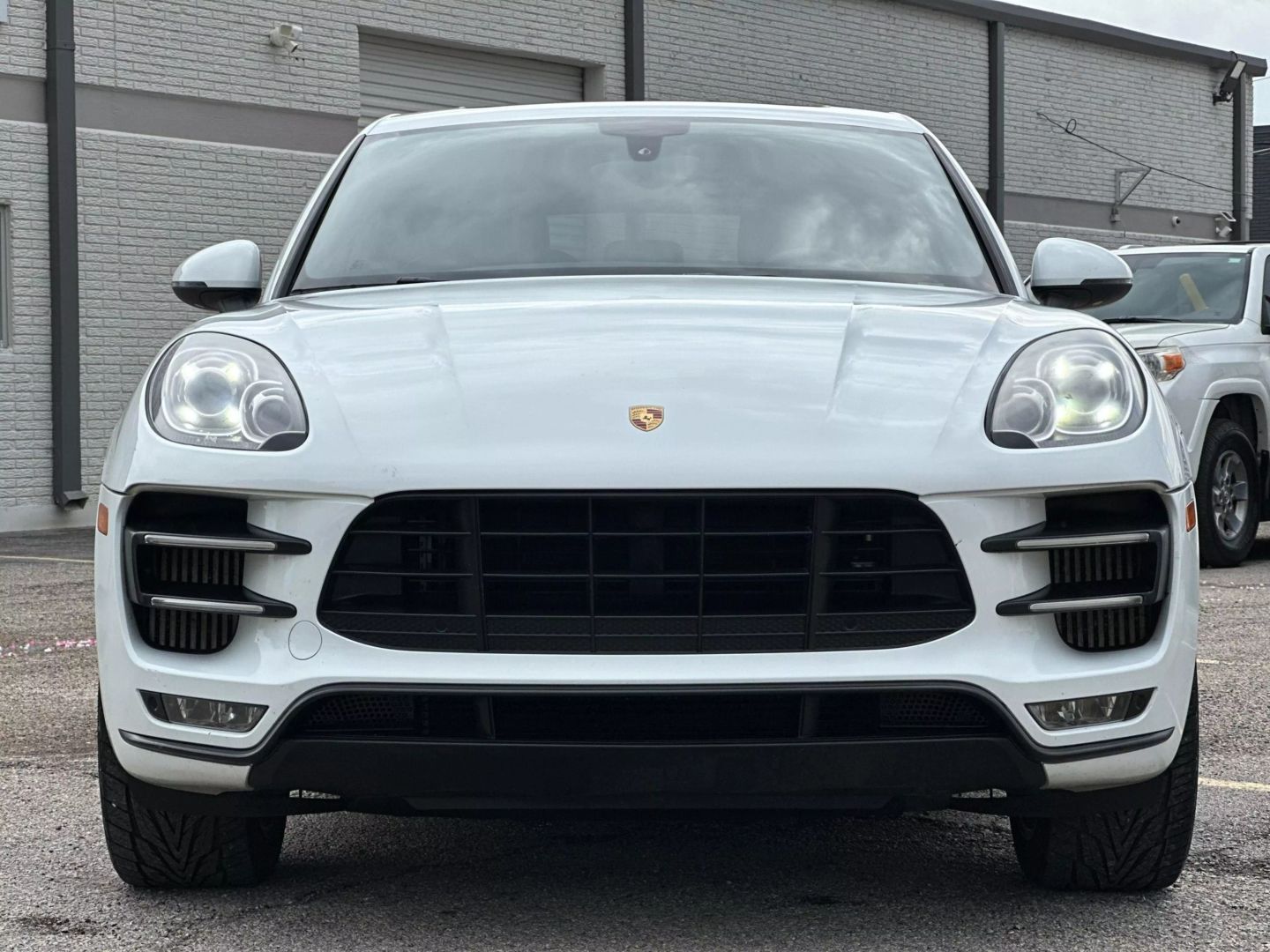 2015 Porsche Macan - Image 11