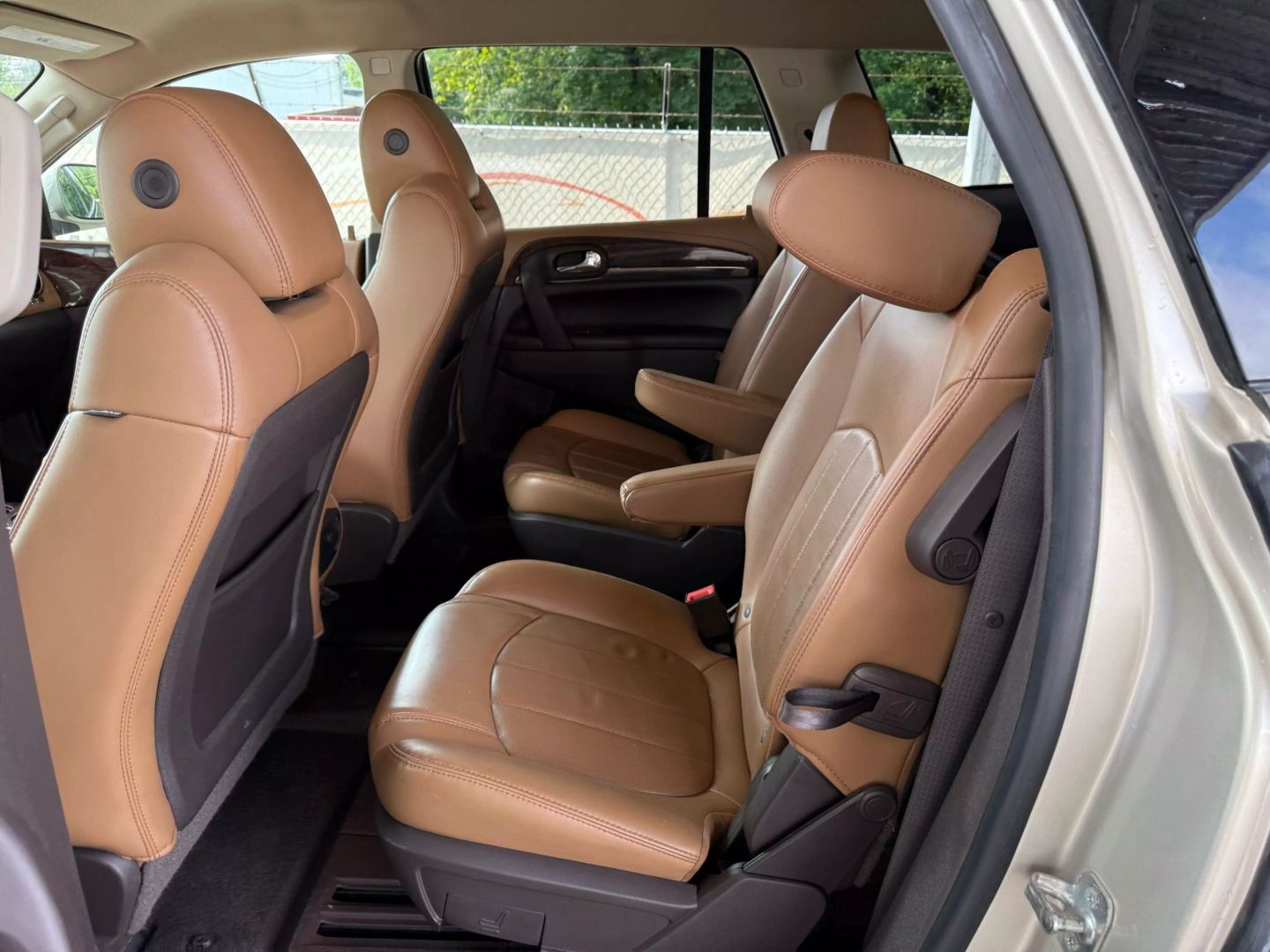 2015 Buick Enclave - Image 18