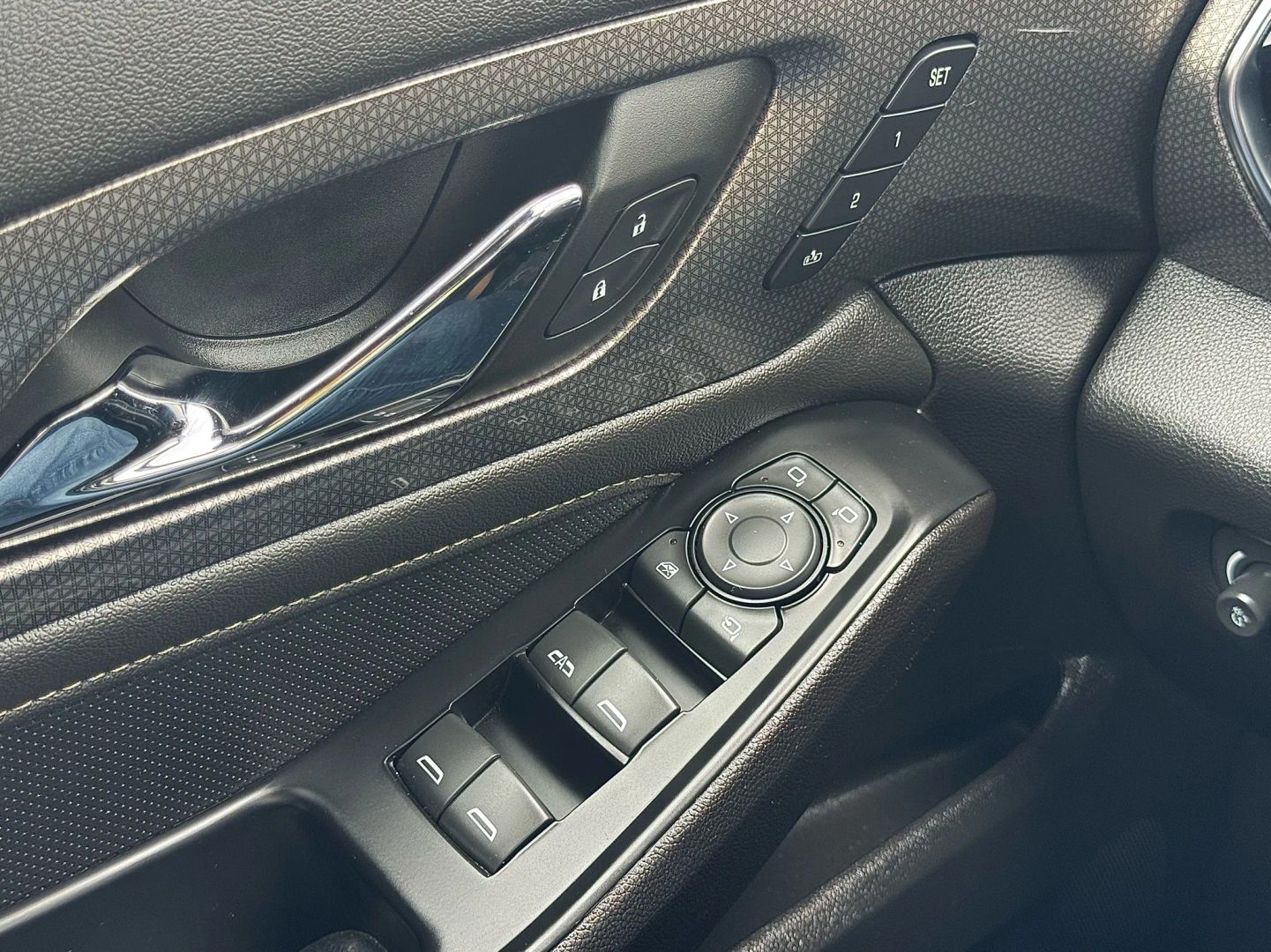 2023 Chevrolet Traverse - Image 27