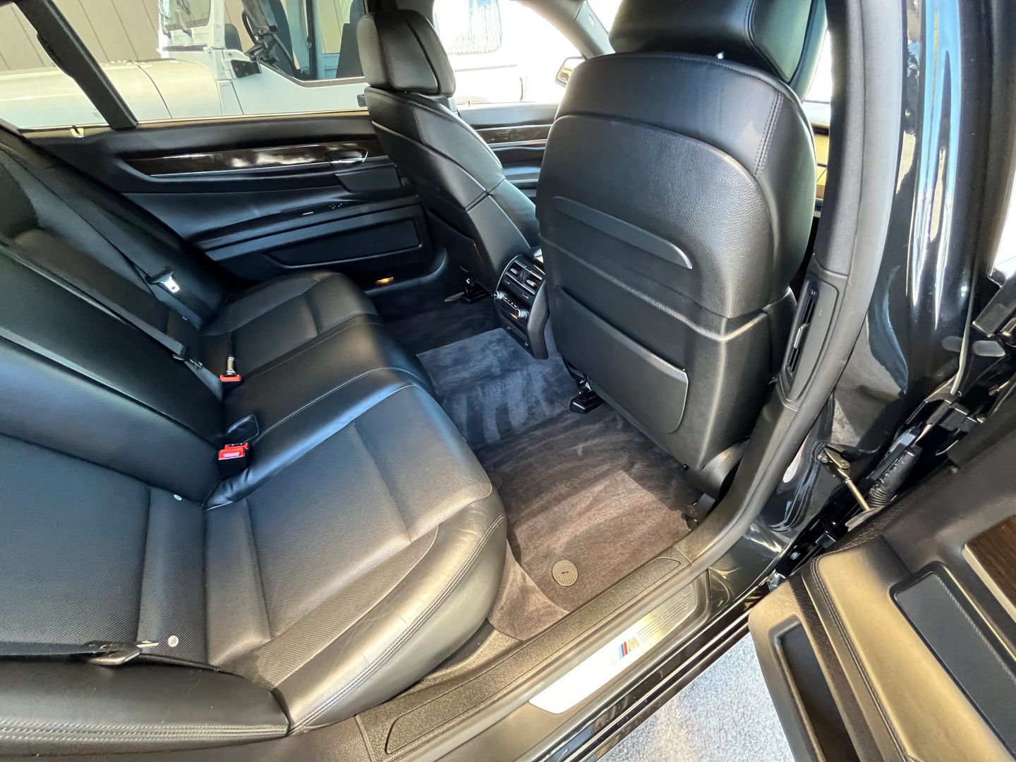 2011 Bmw 7 Series  Vin: Wbakb4c54bc574410 Stock Id: 574410 - Image 19
