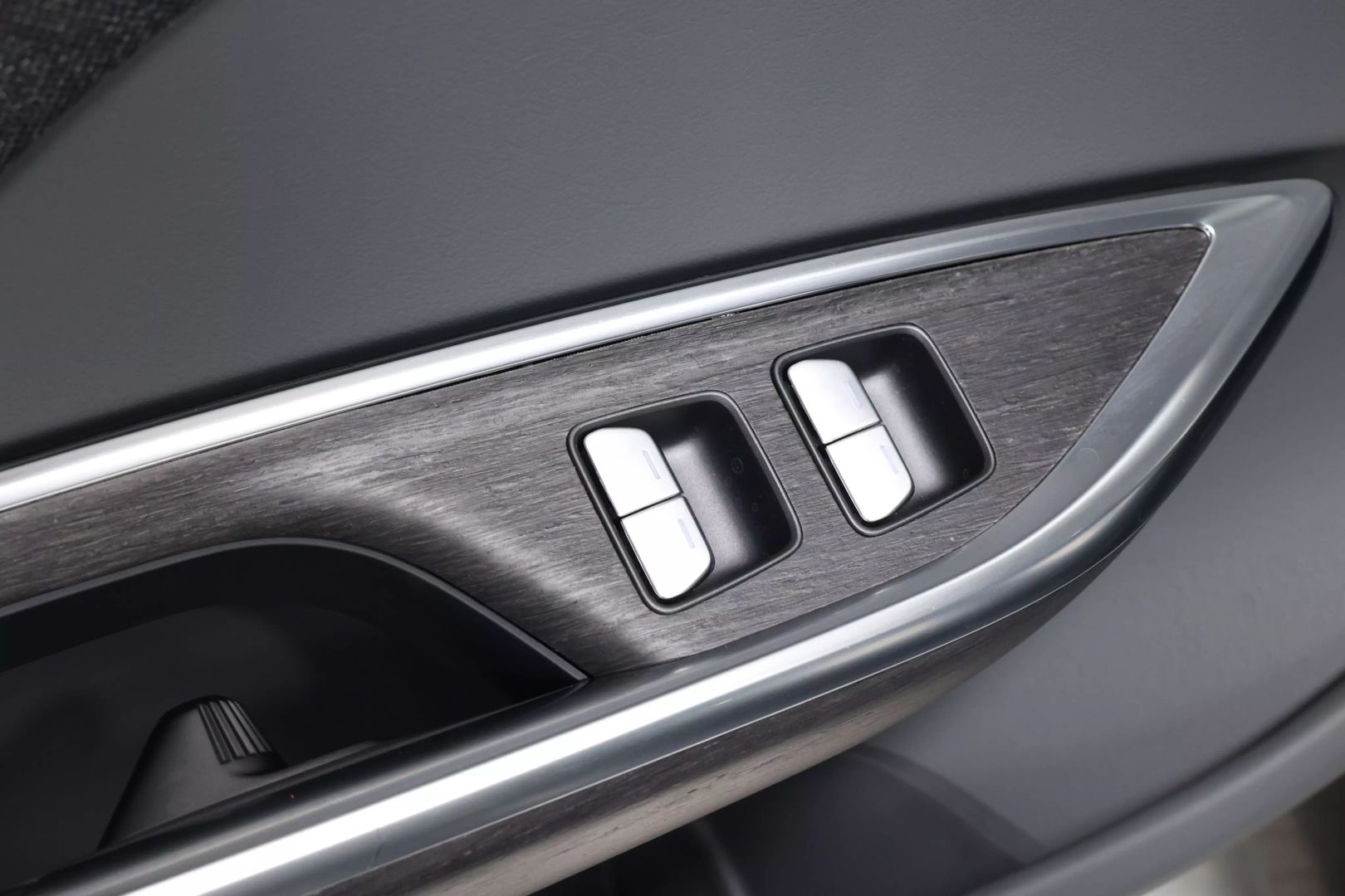 2025 Lucid Air - Image 10