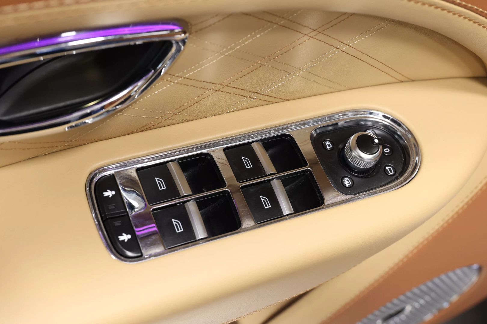 2023 Bentley Bentayga Ewb - Image 10