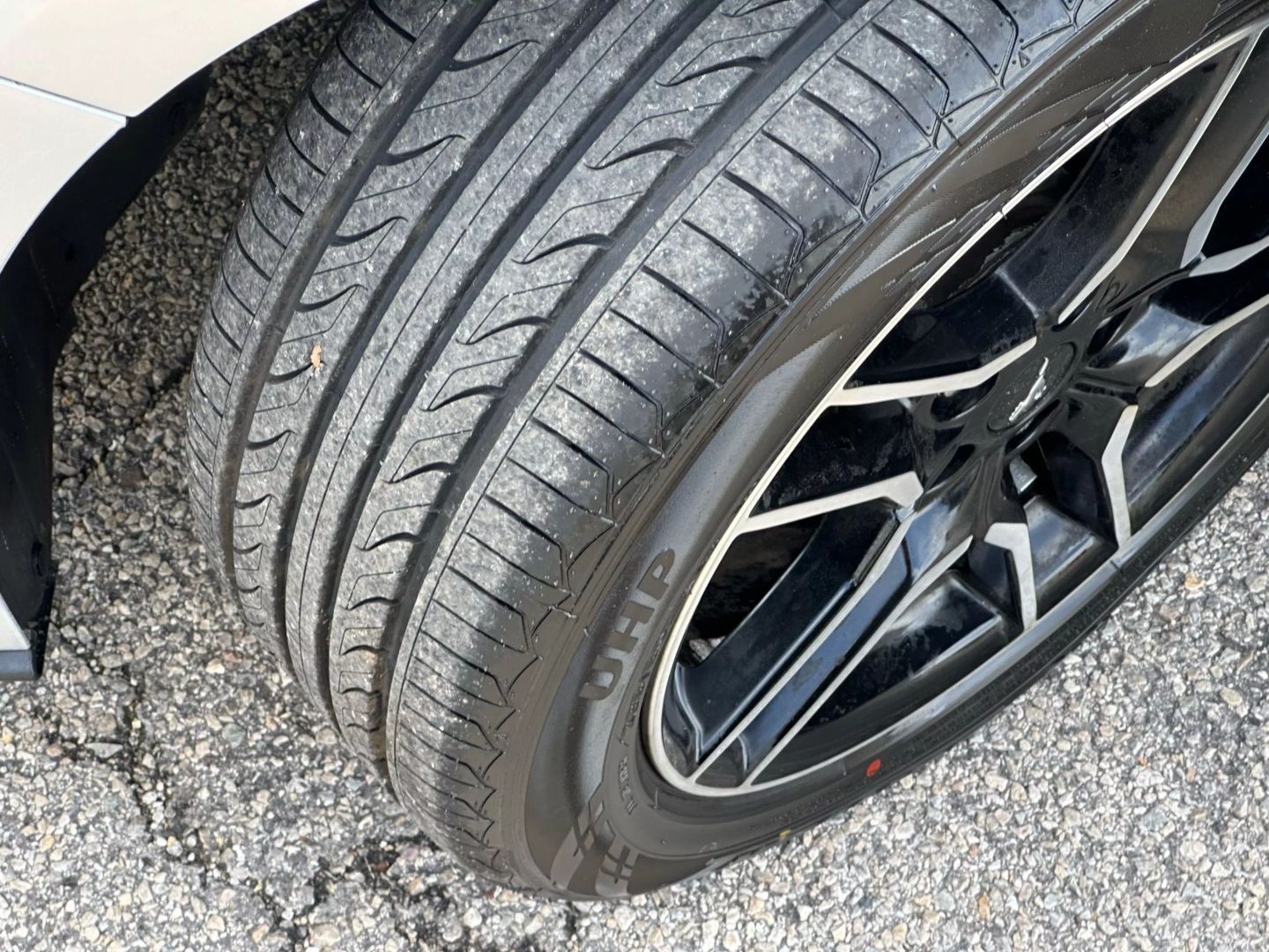 2019 Ford Mustang - Image 43