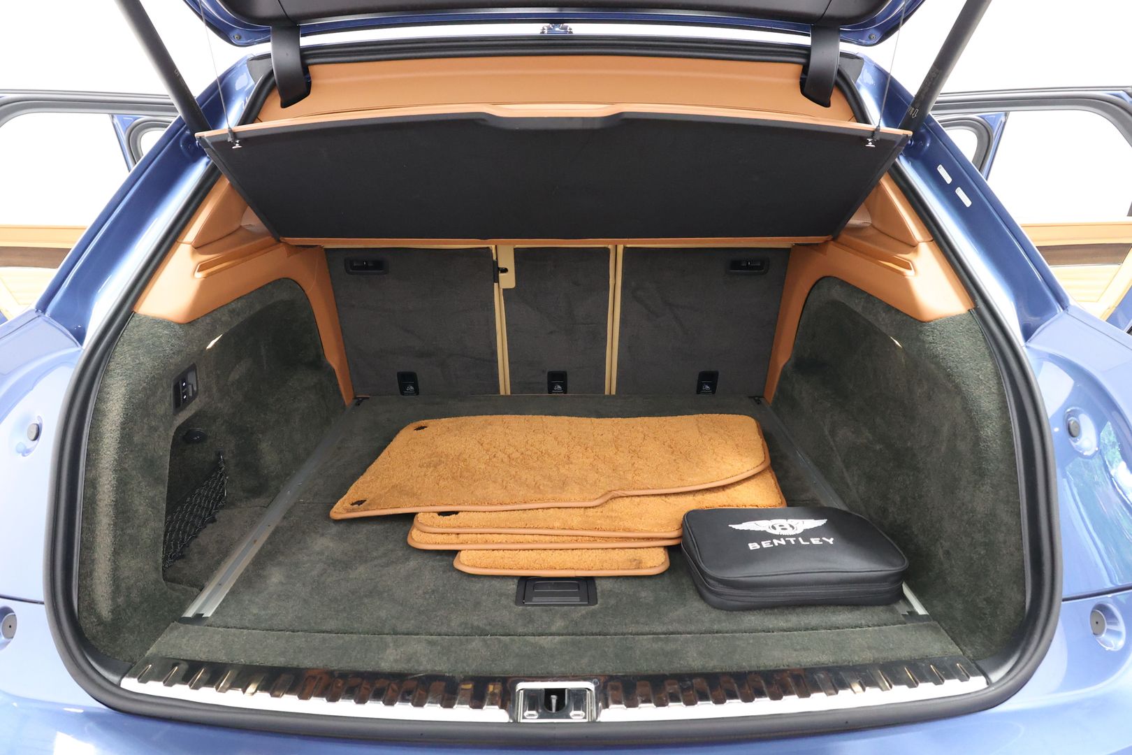 2023 Bentley Bentayga Ewb - Image 66