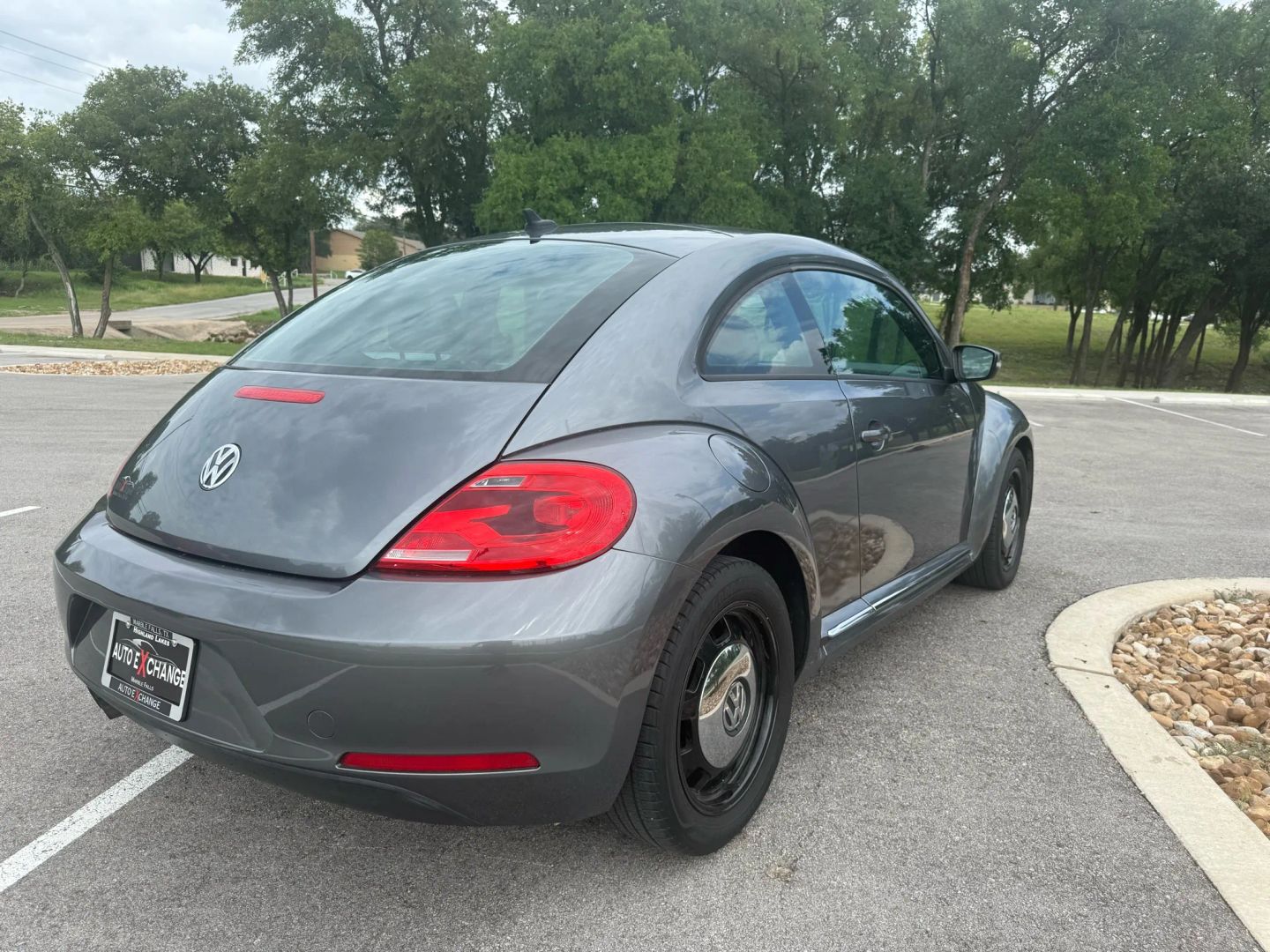 2014 Volkswagen Beetle - Image 23