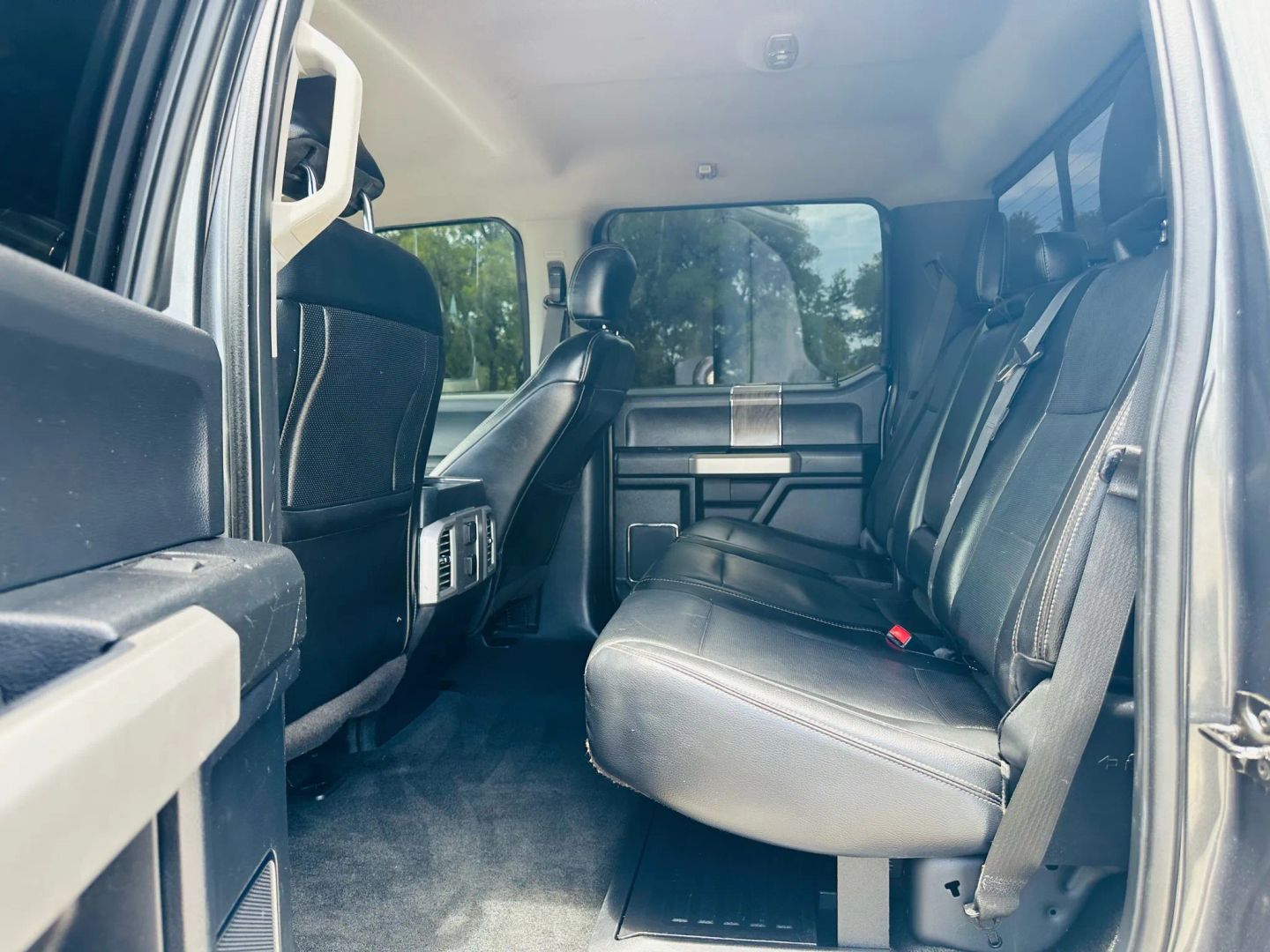 2017 Ford F250 Super Duty Crew Cab - Image 22