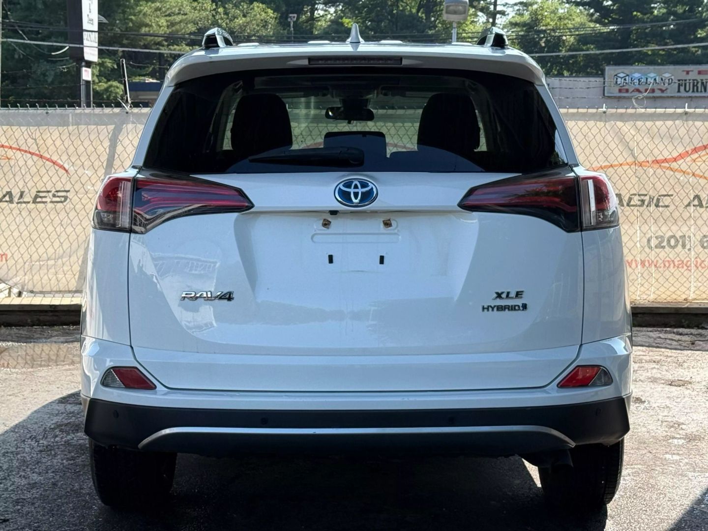 2018 Toyota Rav4 Hybrid - Image 10