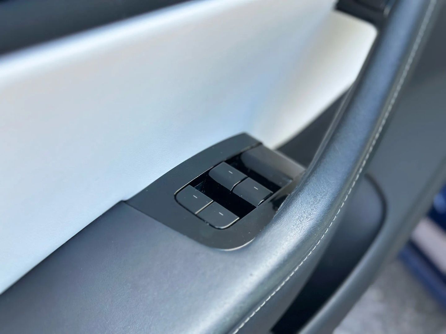 2018 TESLA MODEL 3 SEDAN DUAL ELECTRIC MOTORS LONG RANGE SEDAN 4D