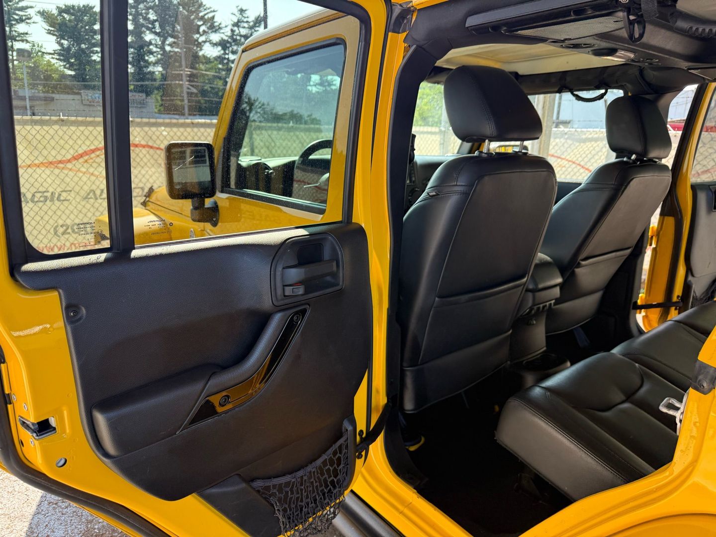 2015 Jeep Wrangler - Image 18