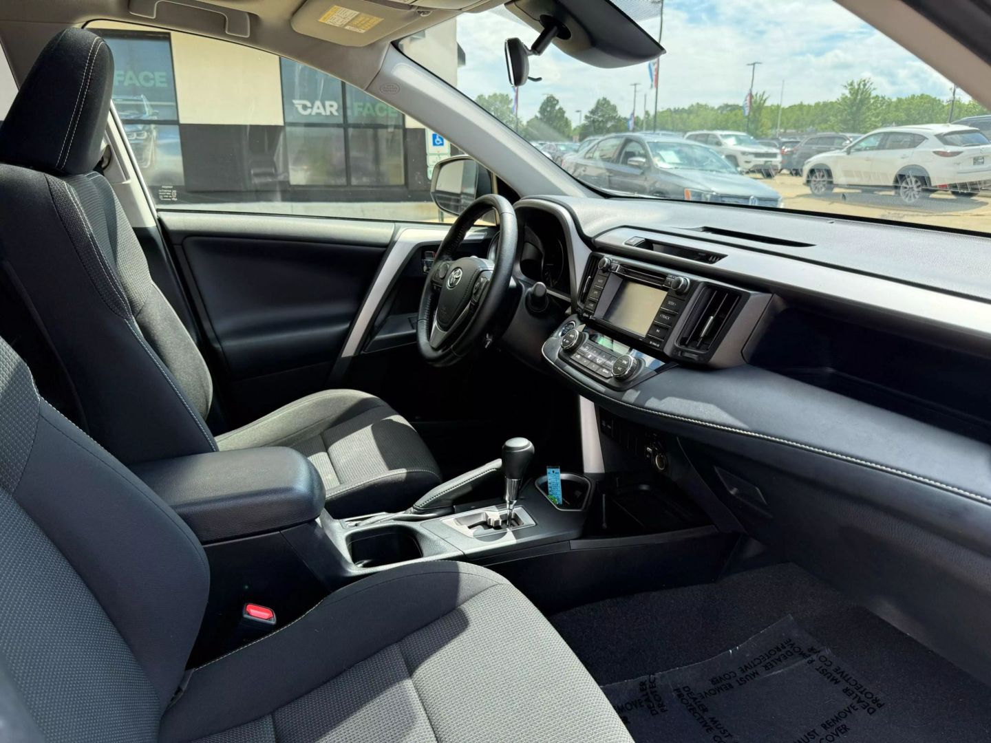 2017 Toyota Rav4 - Image 26