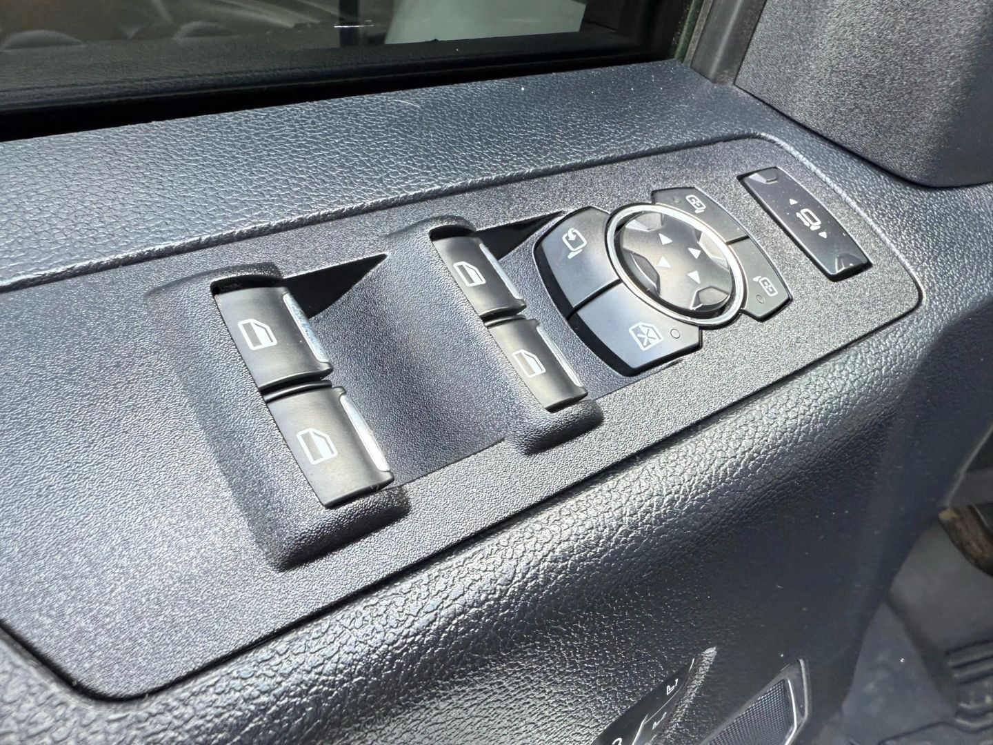 2020 Ford F250 Super Duty Crew Cab - Image 14