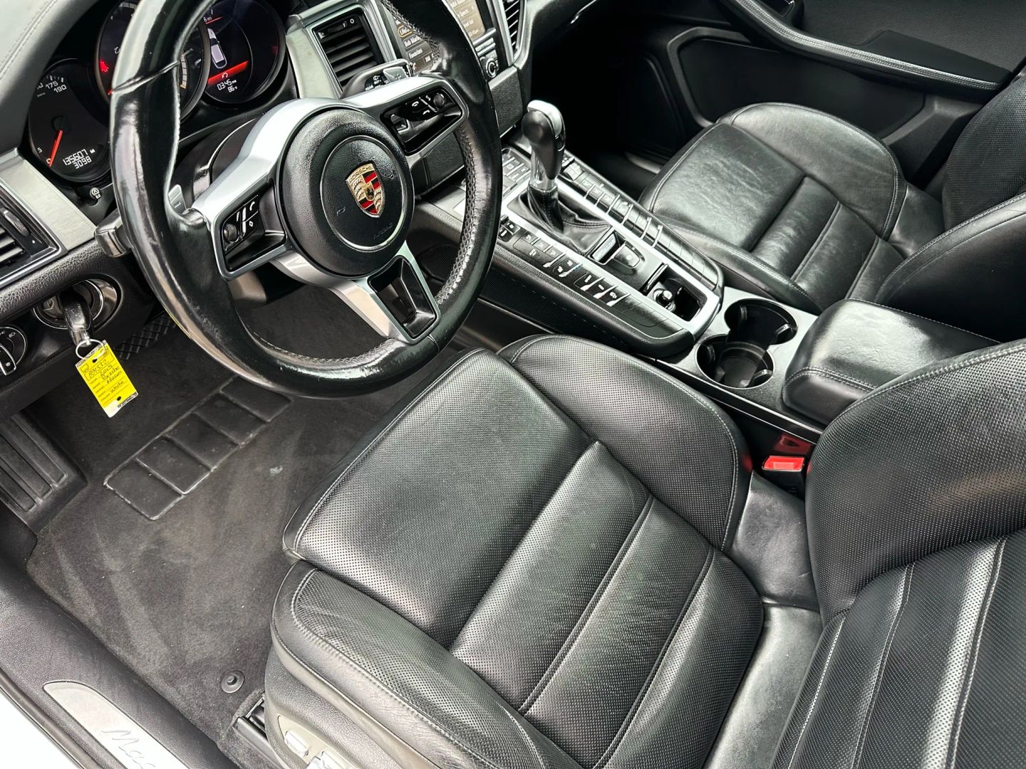 2015 Porsche Macan - Image 14