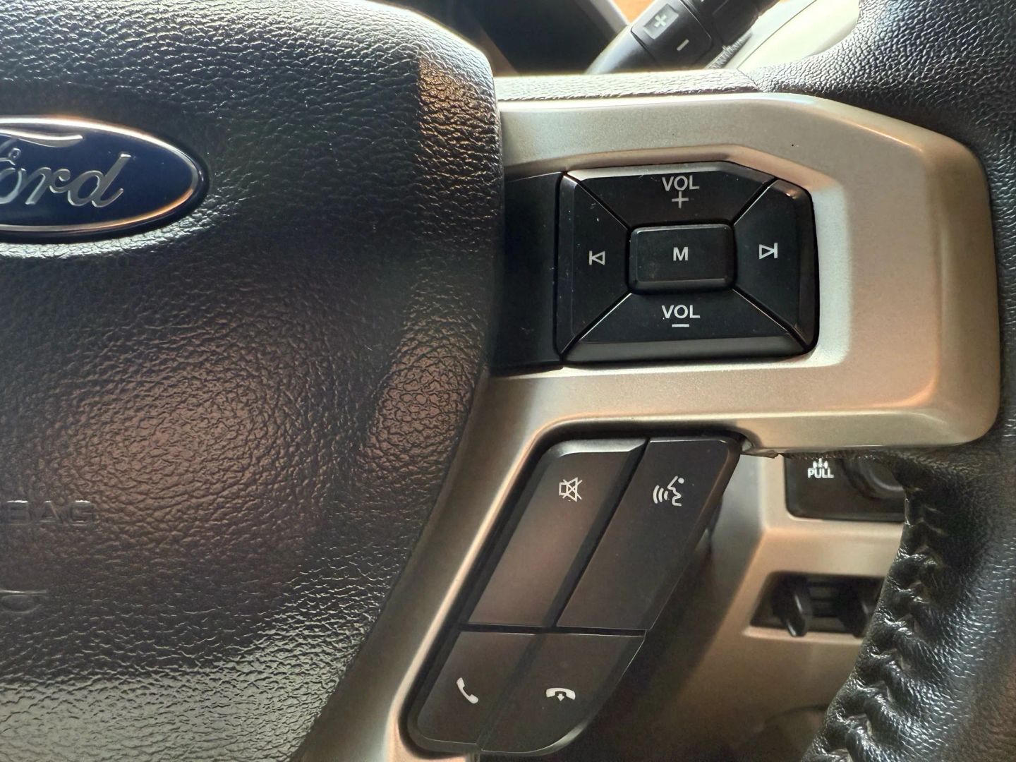 2020 Ford F250 Super Duty Crew Cab - Image 24