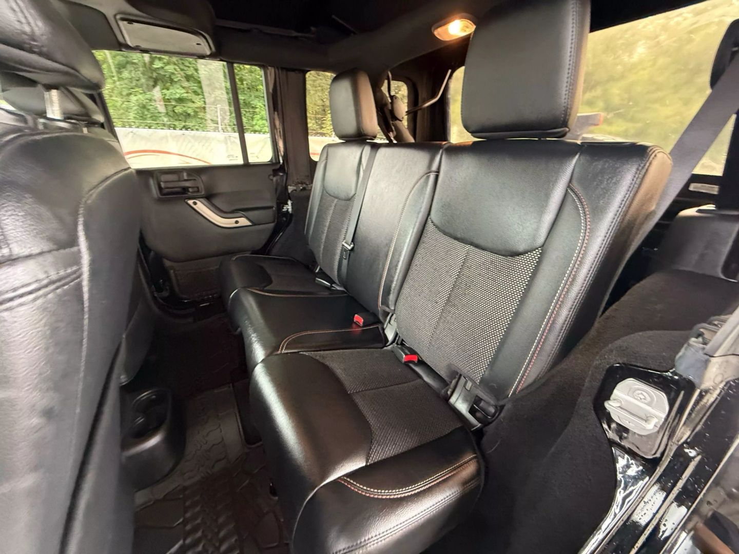 2017 Jeep Wrangler Unlimited - Image 20